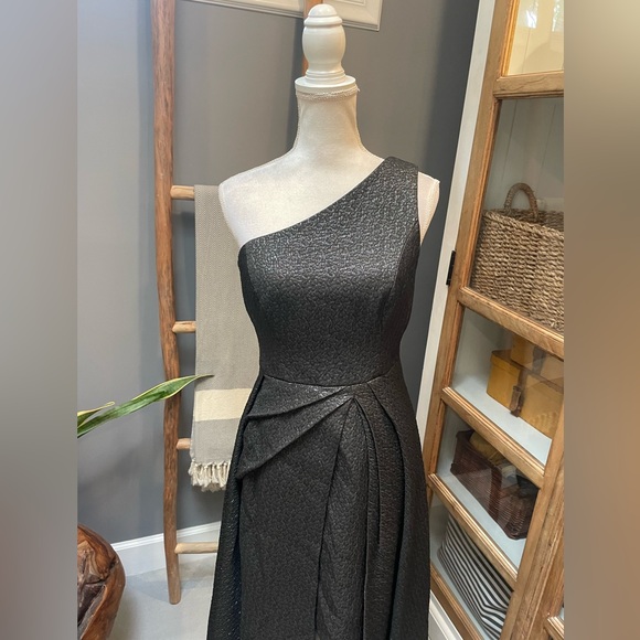 Monique Lhuillier one shoulder high low formal dress - Picture 2 of 10